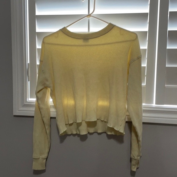 Aritzia TNA Alamo Thermal - Picture 2 of 2